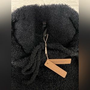 Skims fuzzy sweat pants